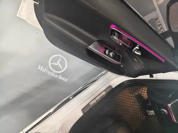 Mercedes-Benz C-Class 2024