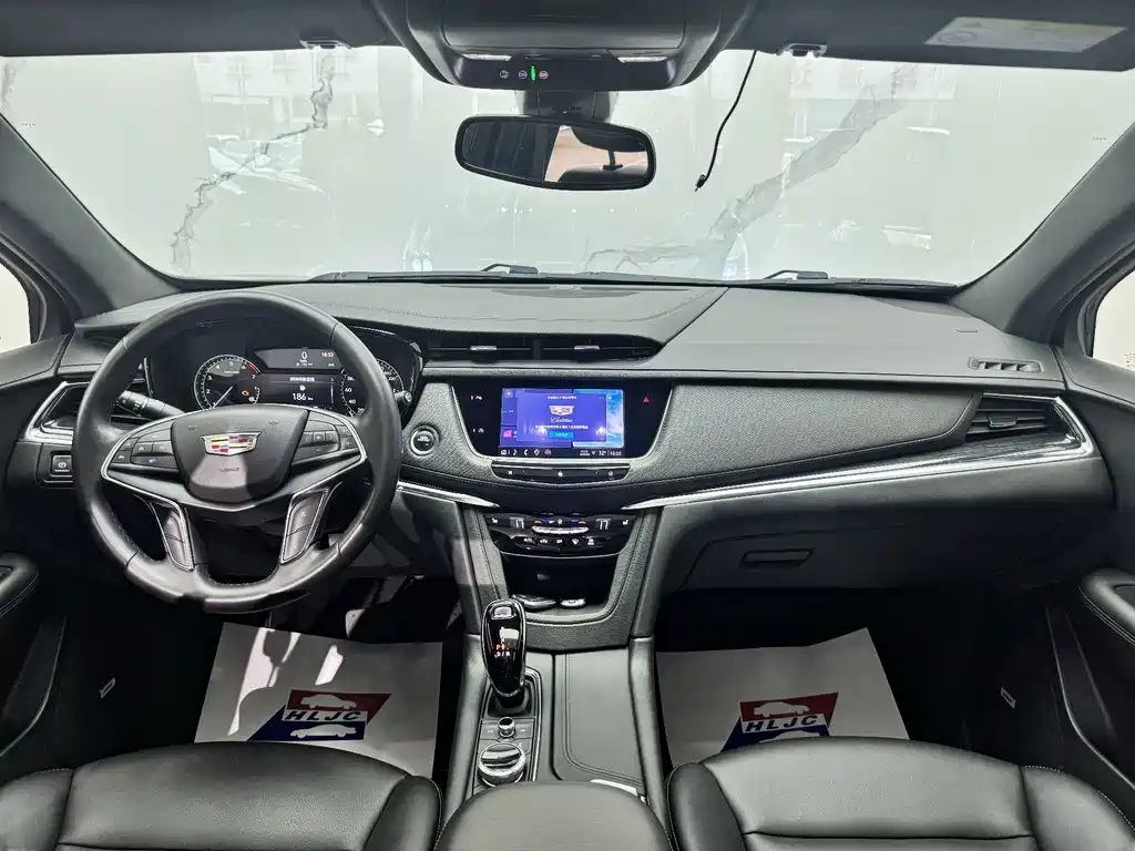Cadillac XT5 2021 — фото 12