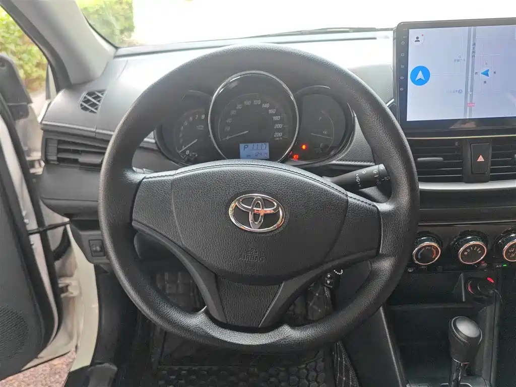 Toyota Yaris L 2021 — фото 10