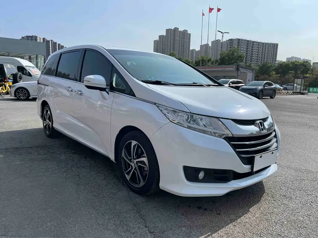Honda Odyssey 2018 — фото 3