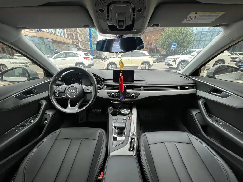 Audi A4L 2017