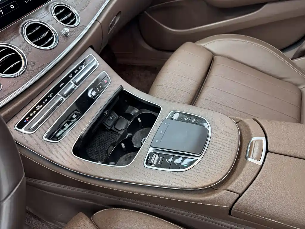 Mercedes-Benz E-Class 2022 — фото 23