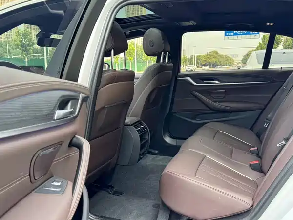 BMW 5 Series 2023