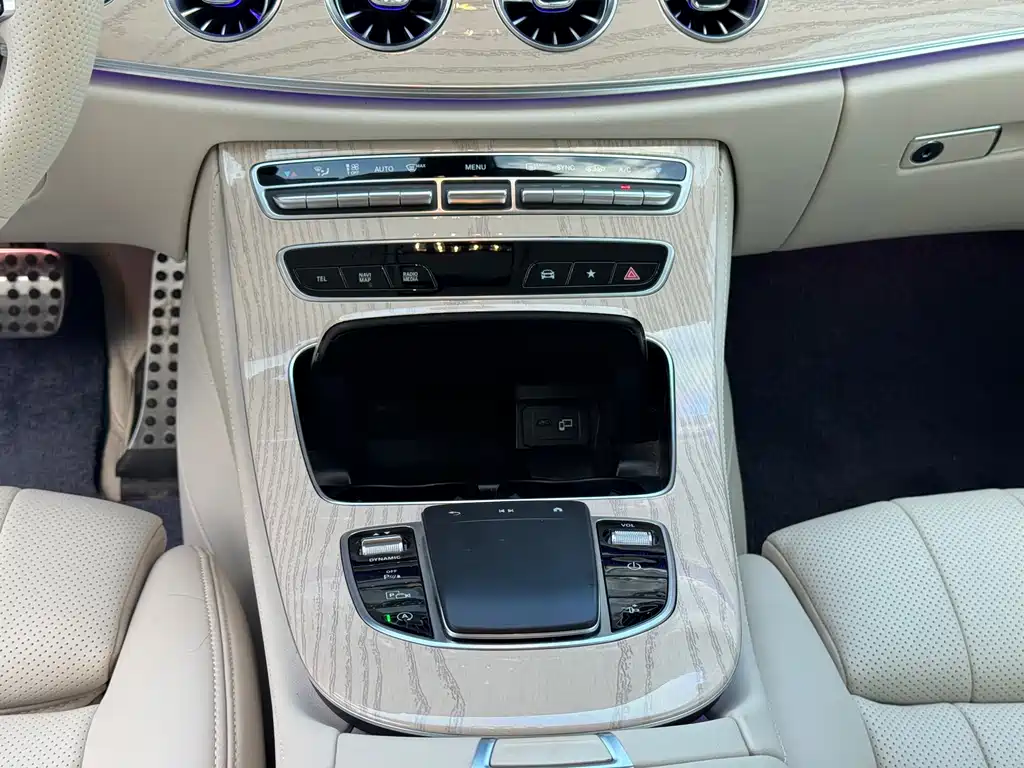 Mercedes-Benz E-Class 2021 — фото 14