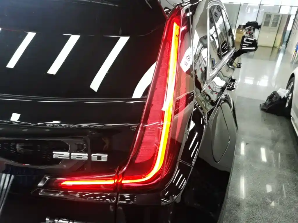 Cadillac XT4 2020 — фото 8