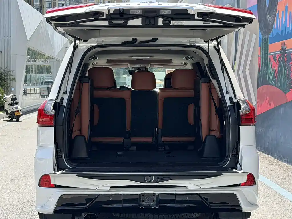 Lexus LX 2018 — фото 6