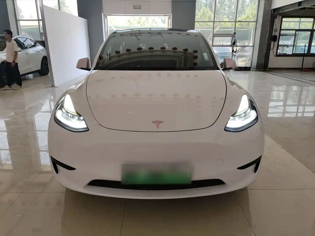 Tesla Model Y 2023 — фото 3