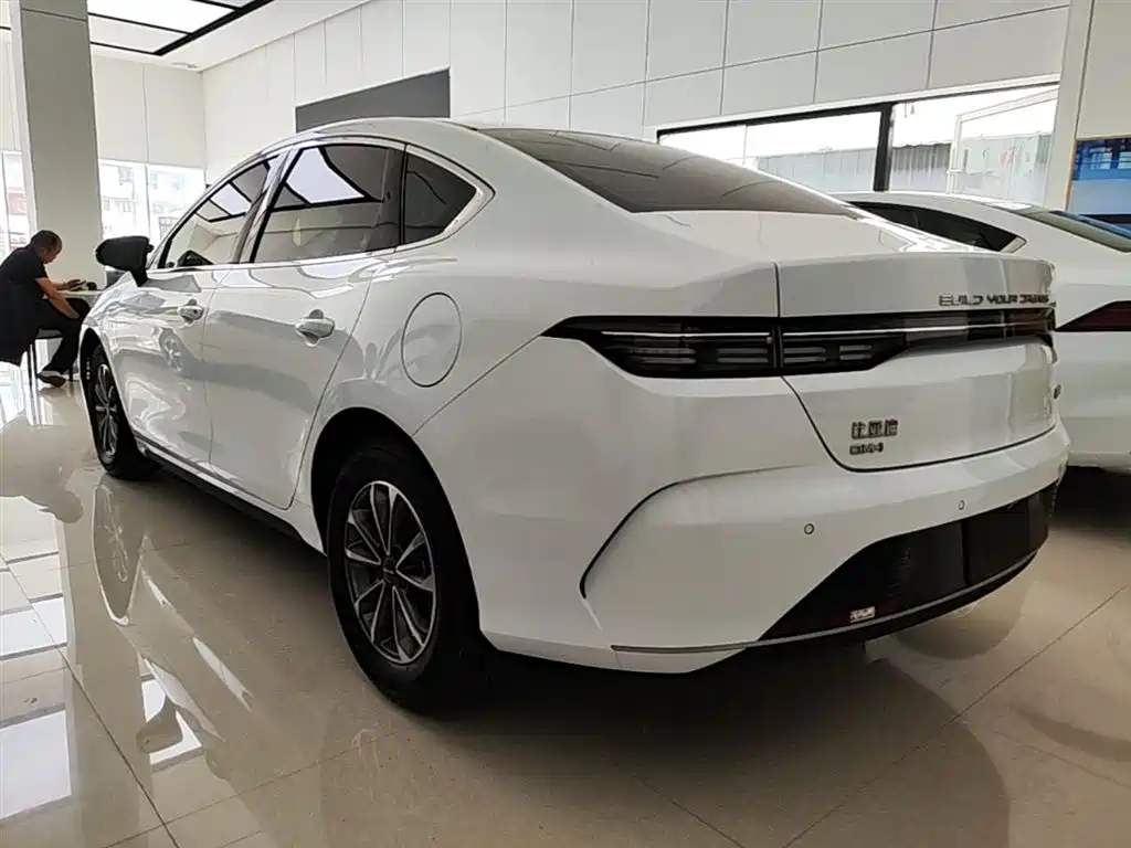 BYD Destroyer 05 2025 — фото 5