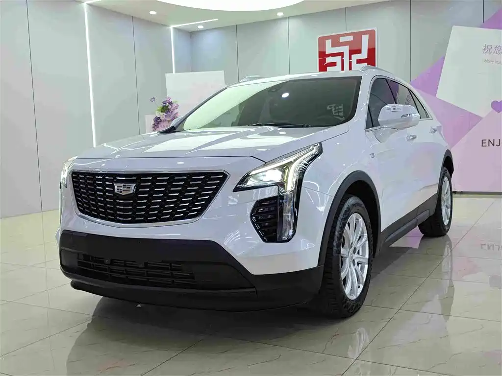 Cadillac XT4 2020 — фото 1