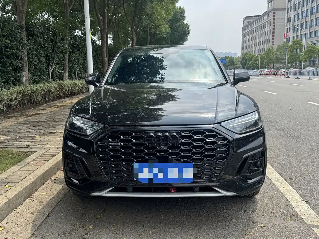 Audi Q5L Sportback 2024 — фото 4