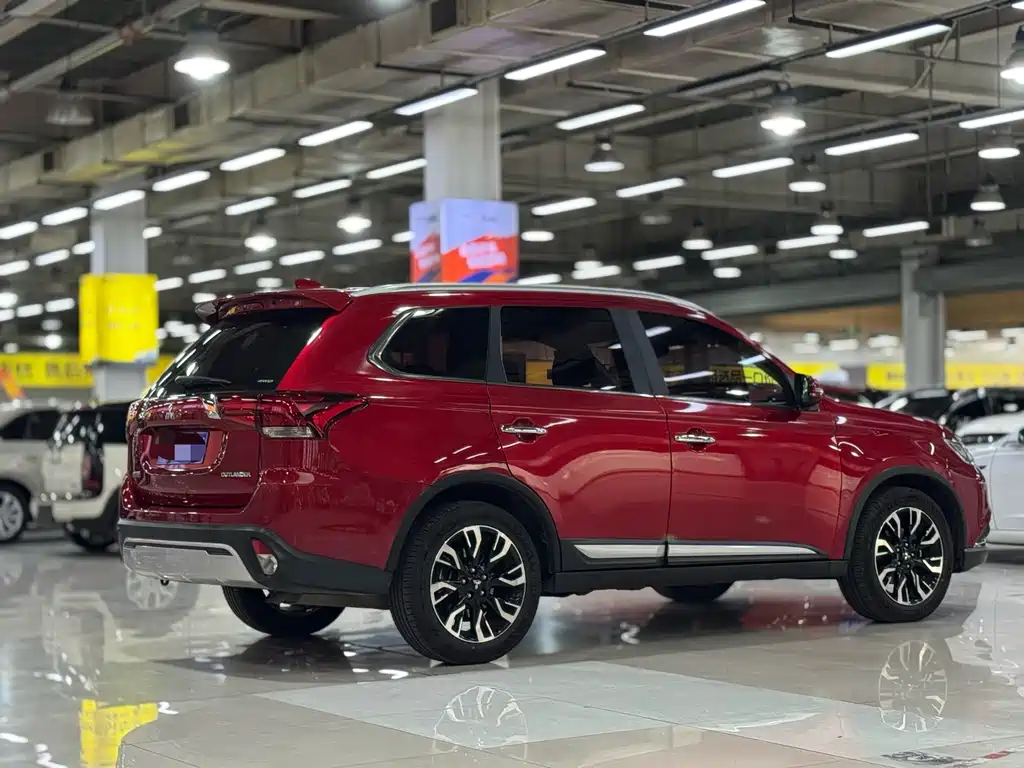 Mitsubishi Outlander 2020
