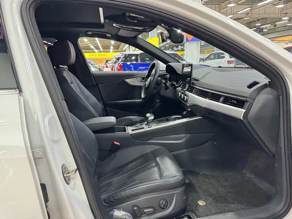Audi A4L 2021