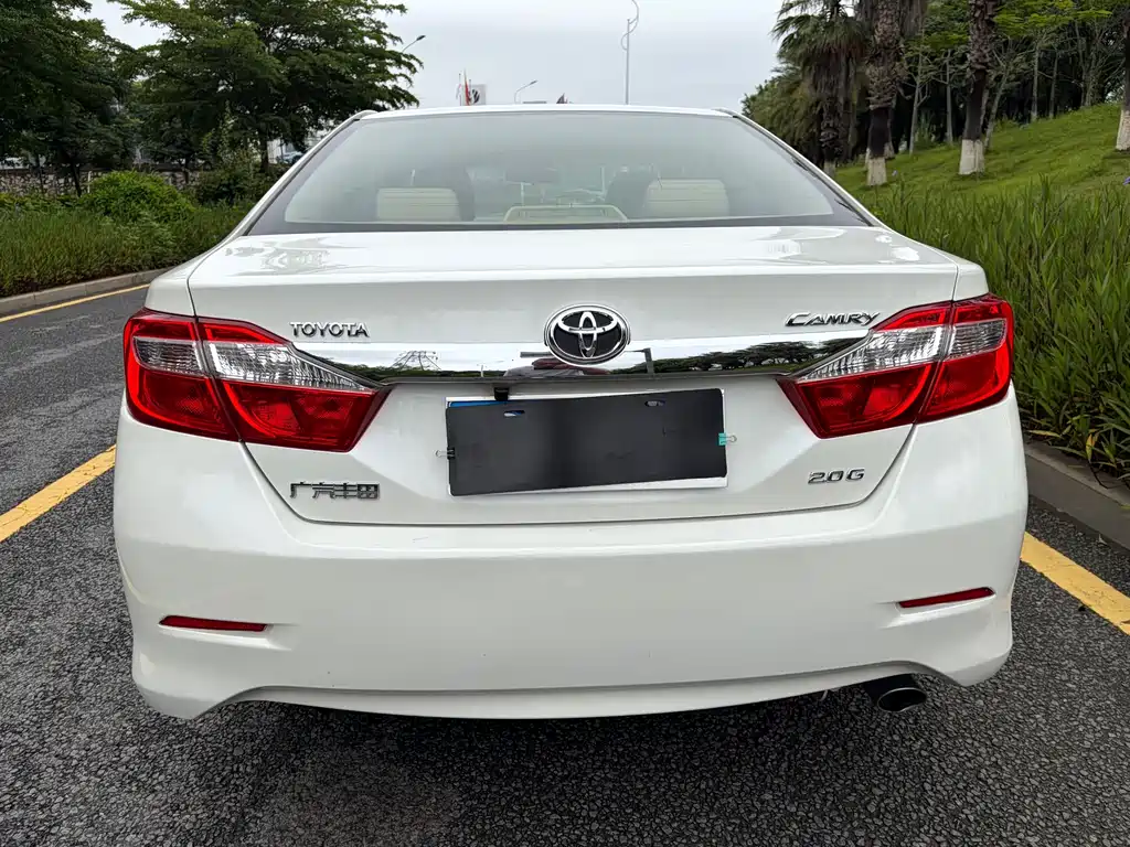 Toyota Camry 2013 — фото 14
