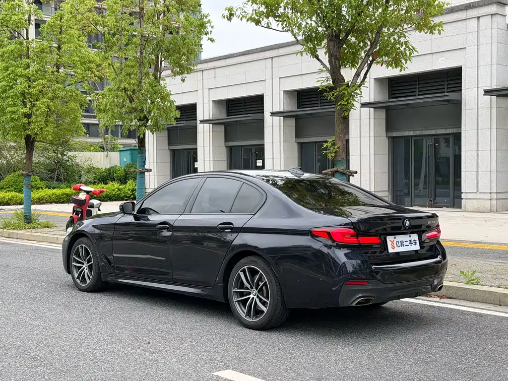BMW 5 Series 2021