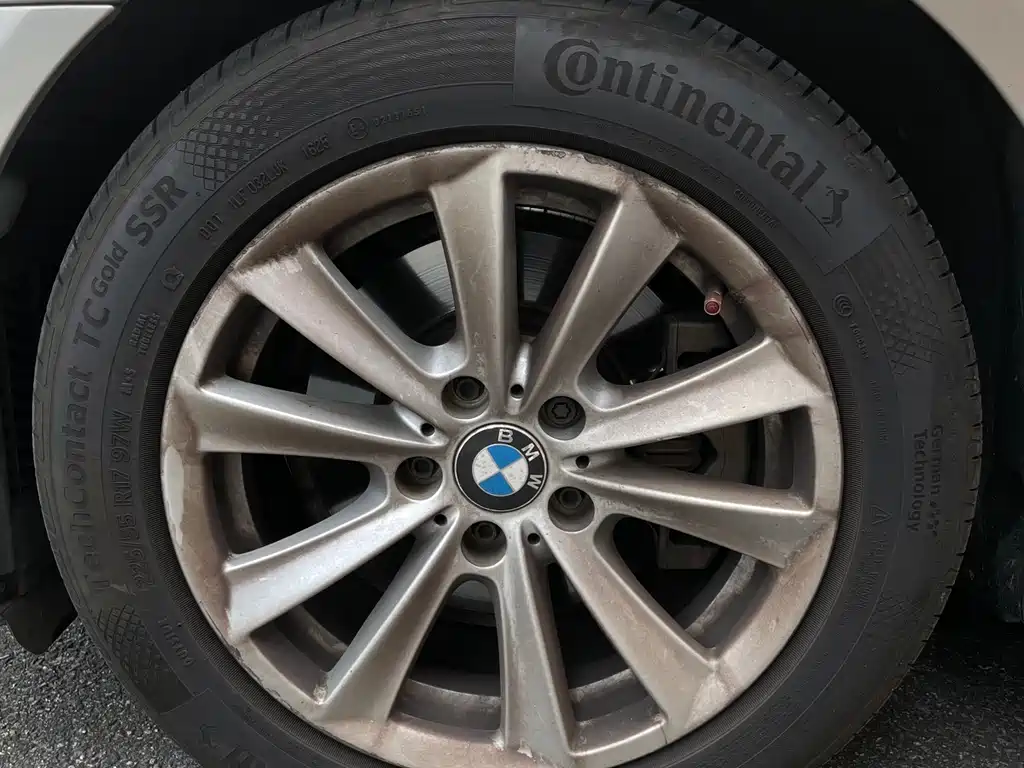 BMW 5 Series 2017 — фото 13