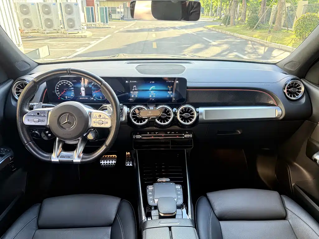 Mercedes-Benz GLB AMG 2022 — фото 7