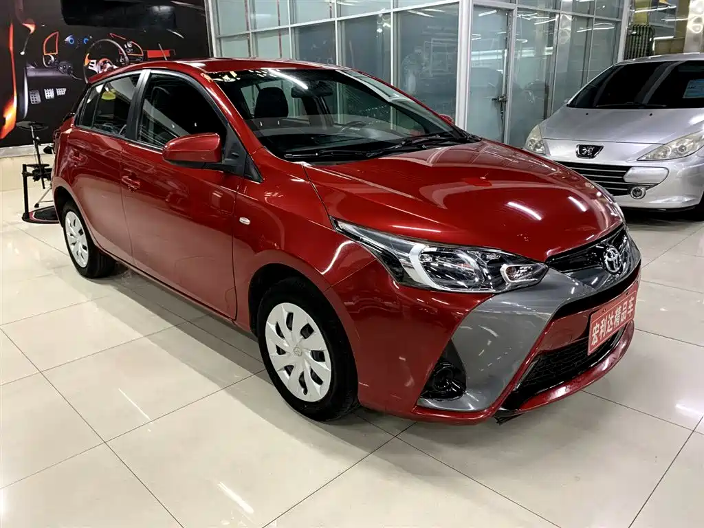 Toyota Yaris L 2018 — фото 9