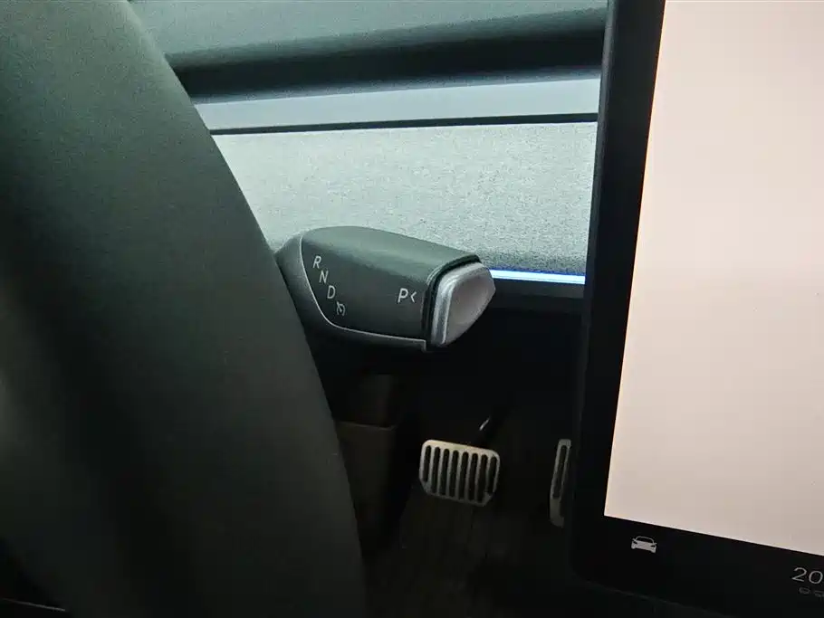 Tesla Model Y 2023 — фото 16