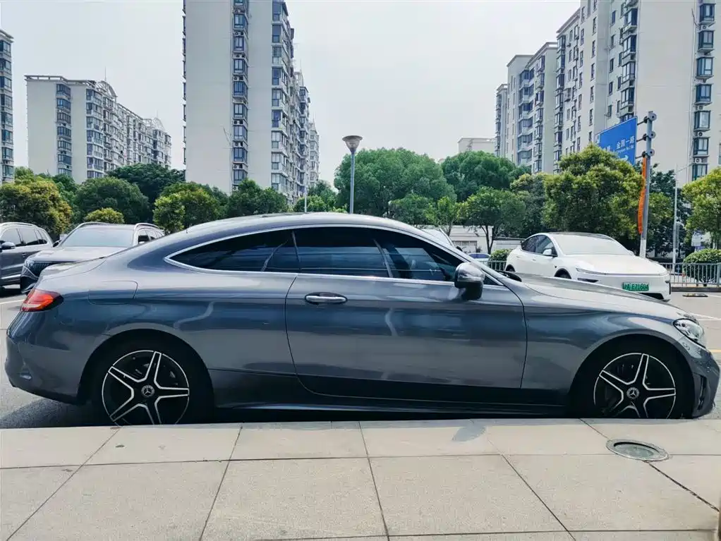 Mercedes-Benz C-Class 2020