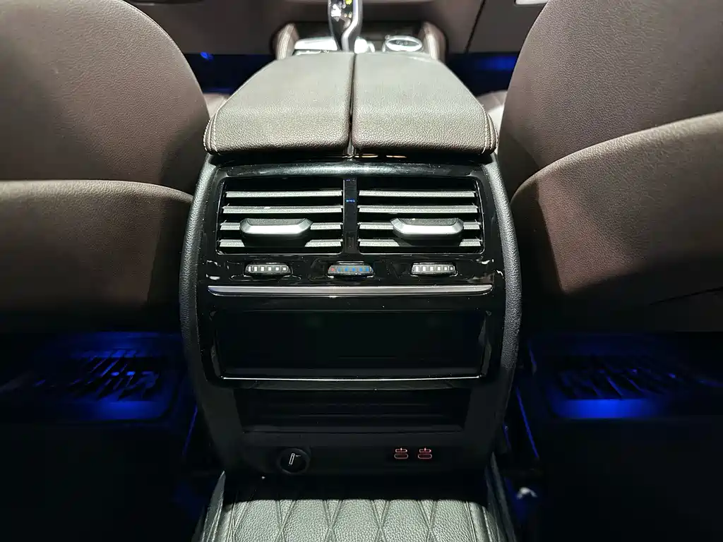 BMW 5 Series 2021 — фото 14