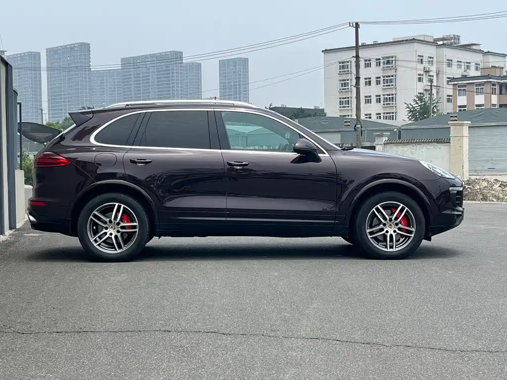 Porsche Cayenne 2017 — фото 7