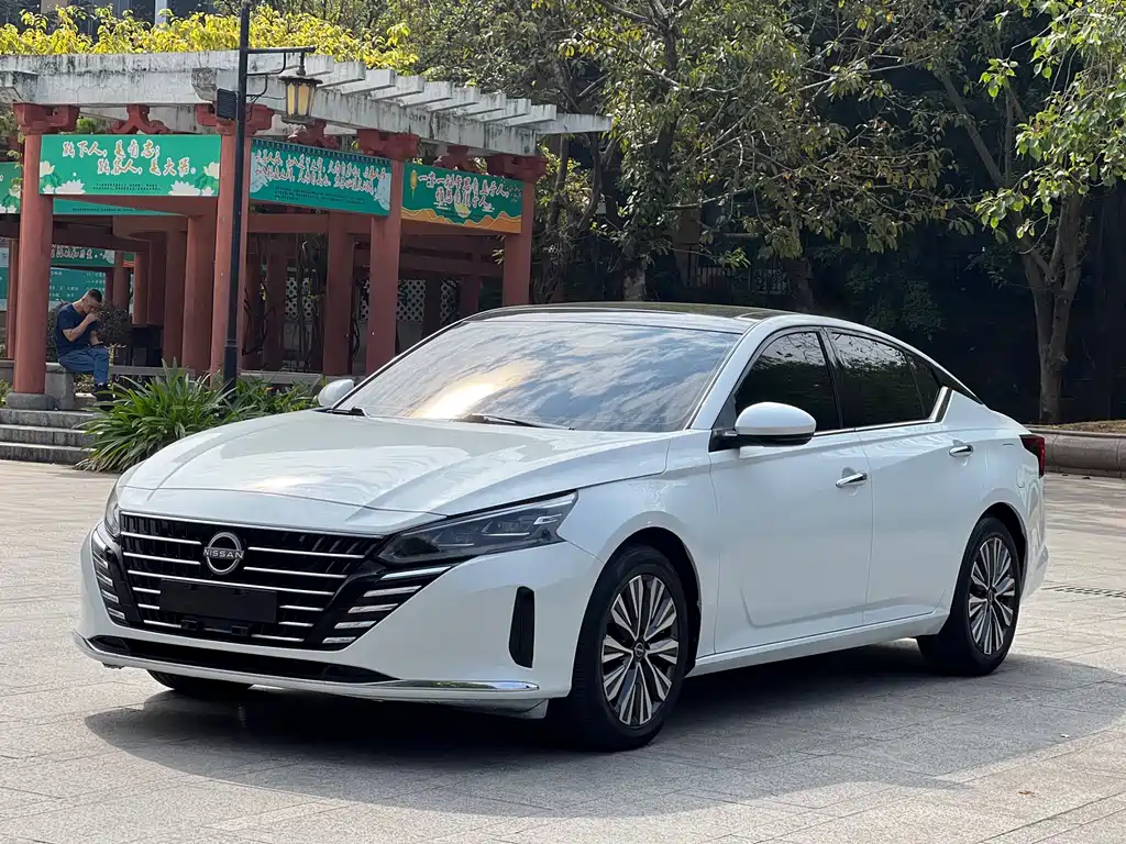 Nissan Teana 2023 — фото 1