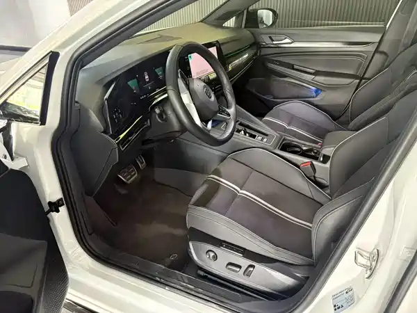 Volkswagen Golf 2024