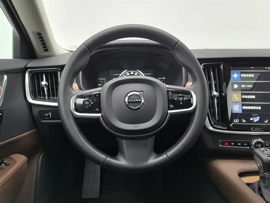 Volvo S90 2019 — фото 11