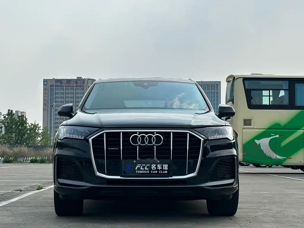 Audi Q7 2020 — фото 2