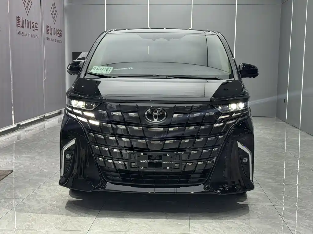 Toyota Alphard 2025 — фото 2