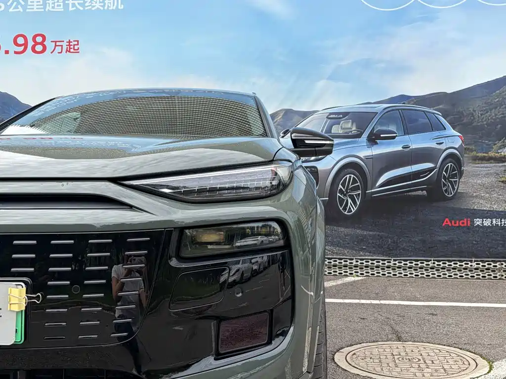 Audi Q6L E-Tron 2025 — фото 10