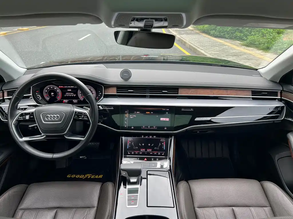 Audi A8 2019 — фото 11