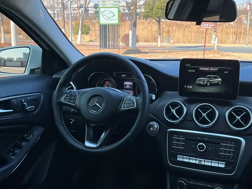 Mercedes-Benz GLA 2017 — фото 16
