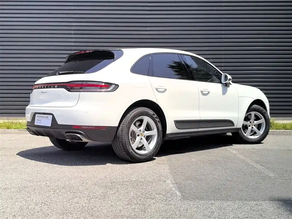 Porsche Macan 2021
