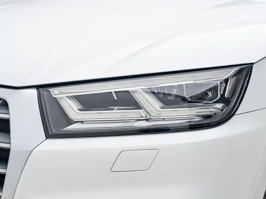 Audi Q5L 2019 — фото 22