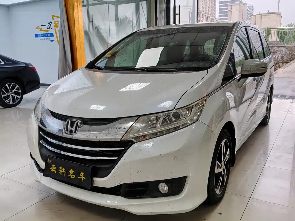 Honda Odyssey 2017 — фото 1