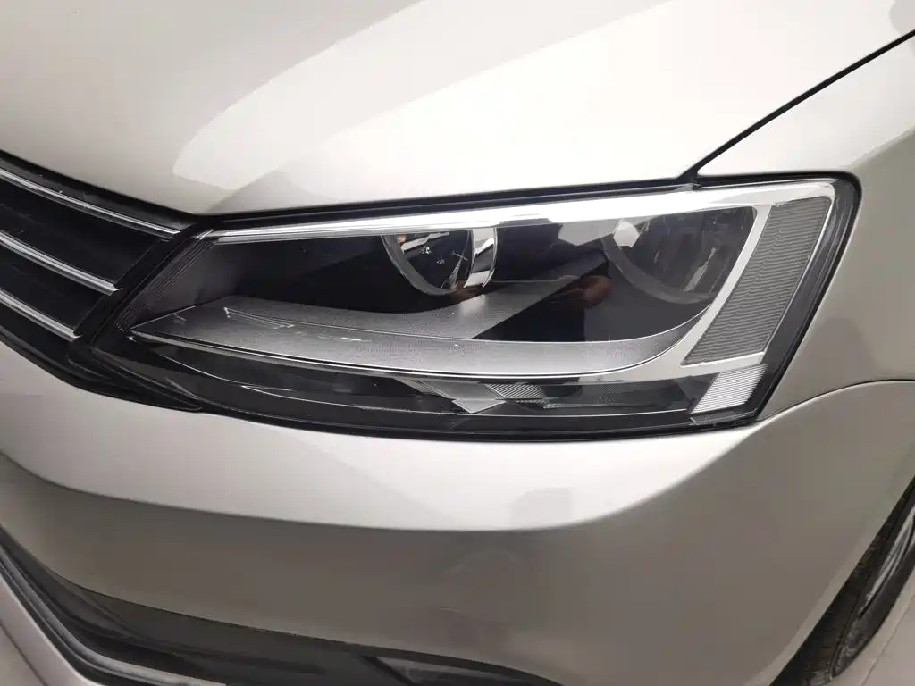 Volkswagen Sagitar 2017