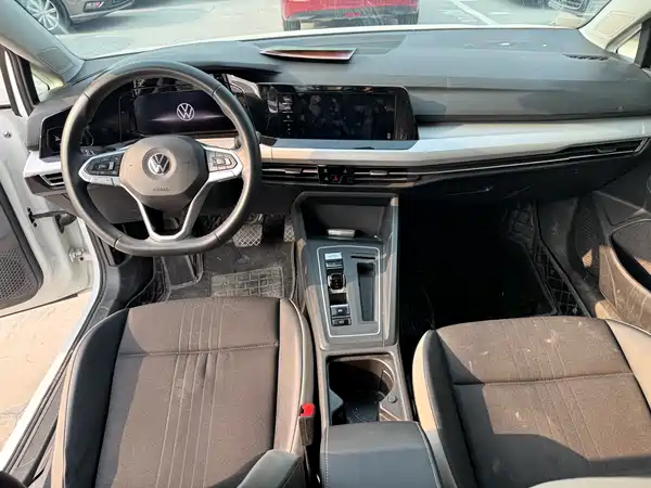 Volkswagen Golf 2021
