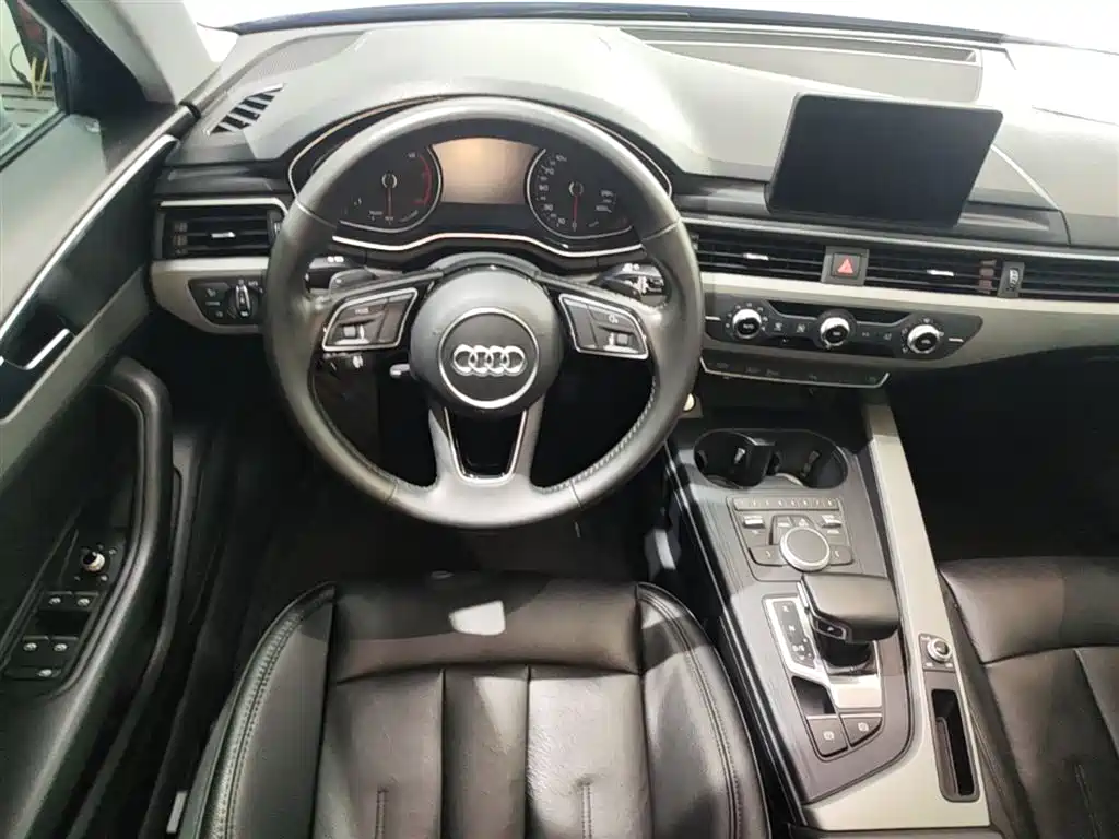 Audi A4L 2019