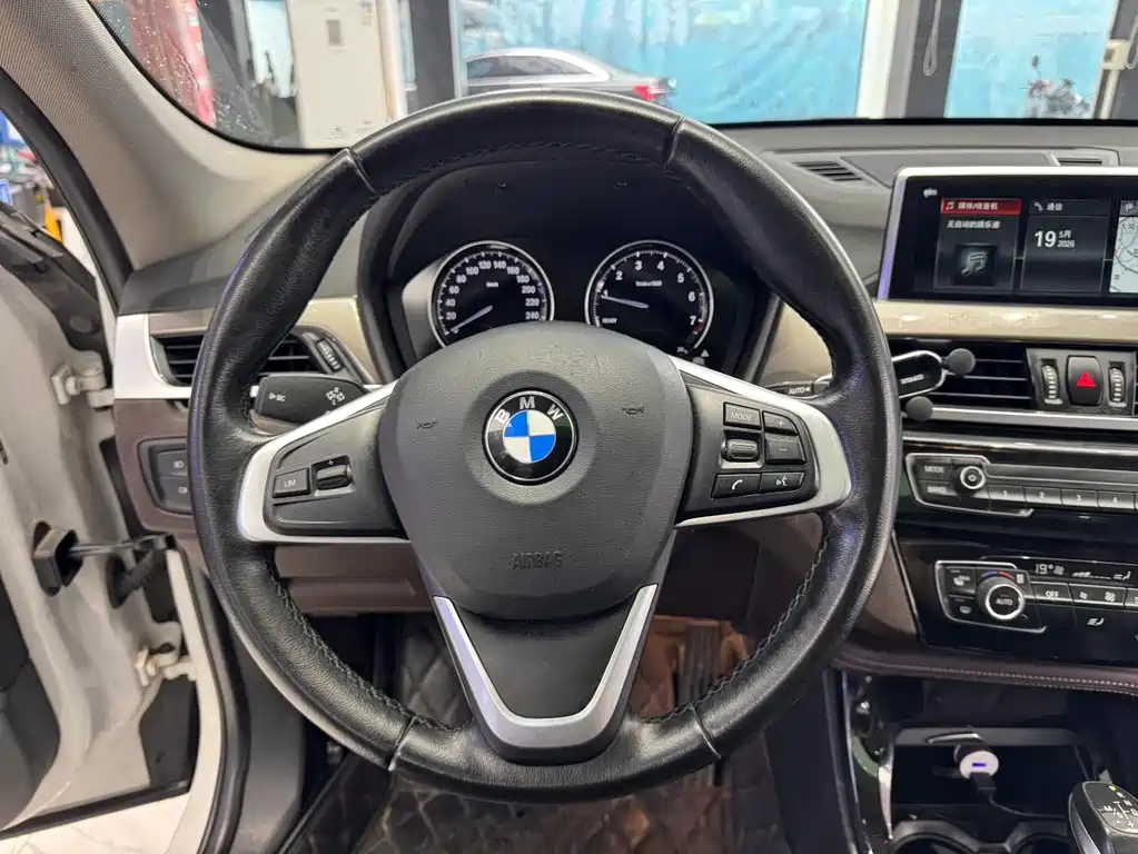 BMW X1 2019 — фото 9