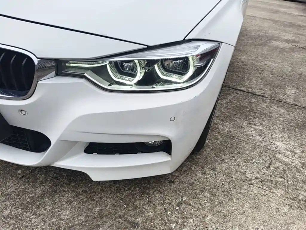 BMW 3 Series 2018 — фото 24