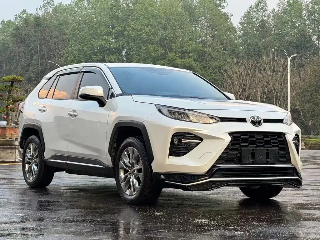 Toyota Wildlander 2021 — фото 1
