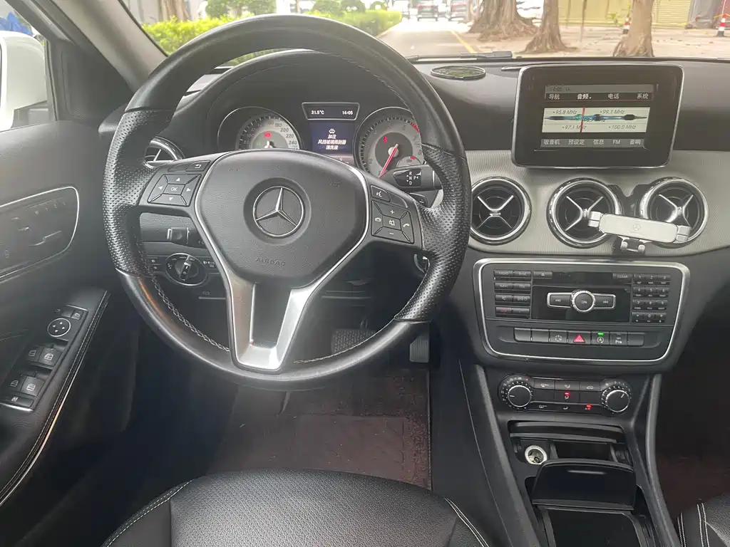 Mercedes-Benz GLA 2016 — фото 10