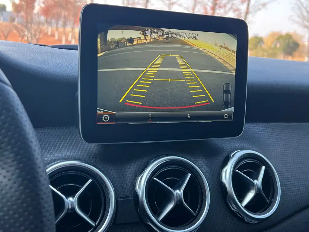 Mercedes-Benz GLA 2017 — фото 11