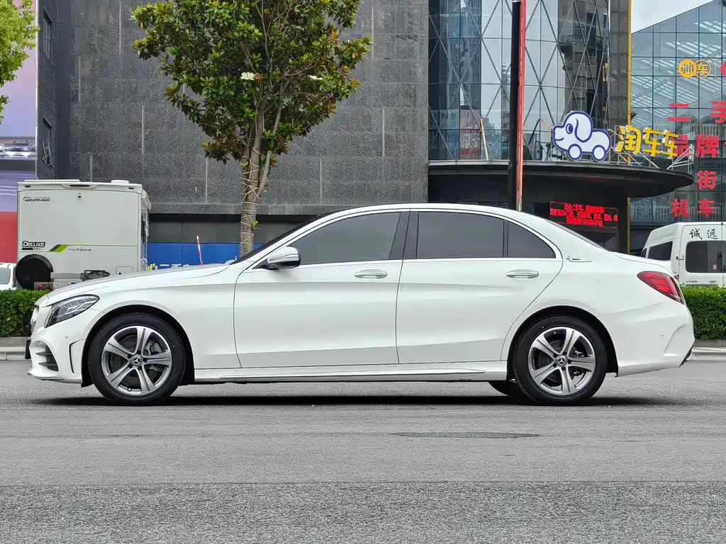 Mercedes-Benz C-Class 2019