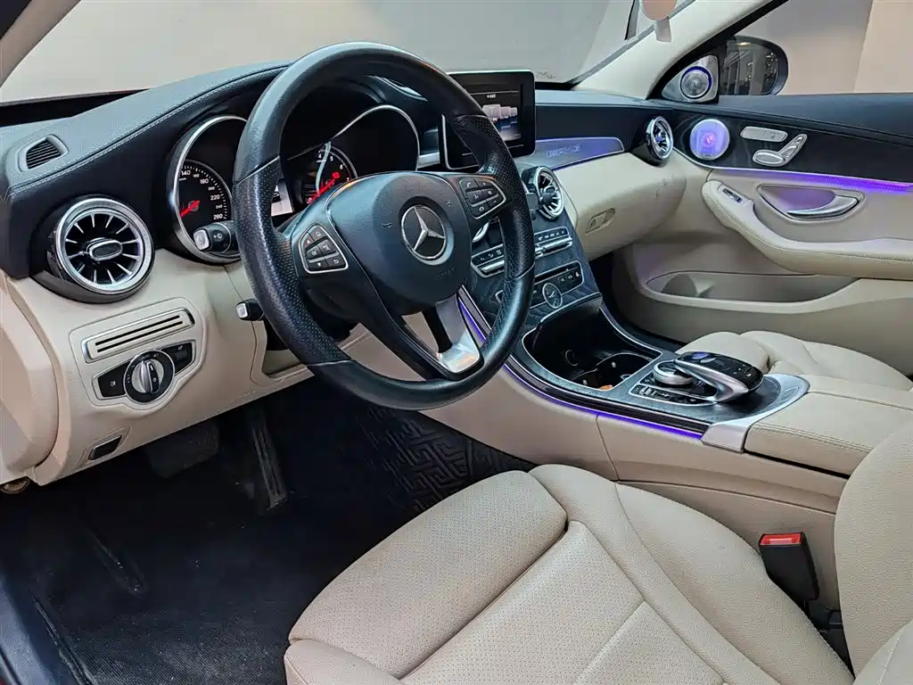 Mercedes-Benz C-Class 2018 — фото 17