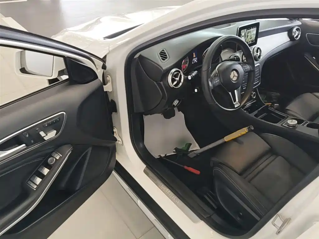 Mercedes-Benz GLA 2016 — фото 16