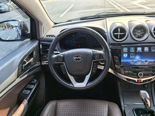 BYD S7 2016