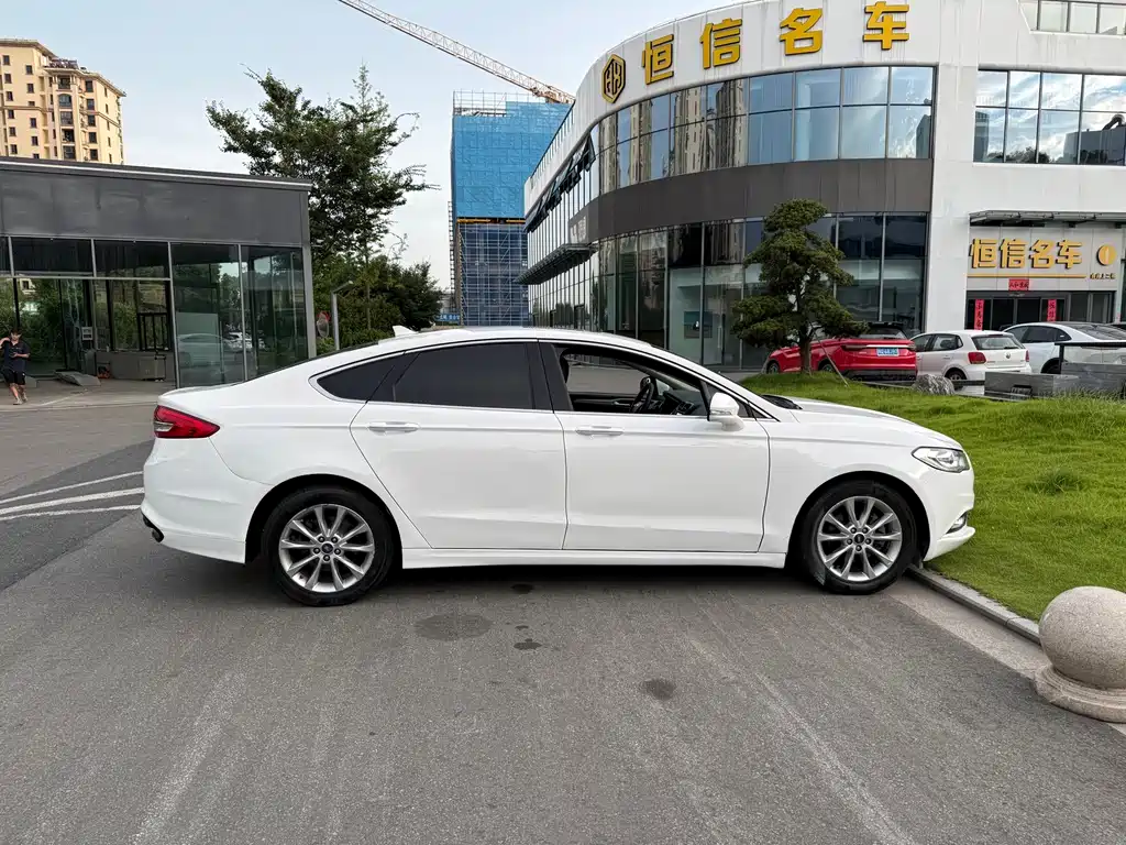 Ford Mondeo 2017 — фото 12