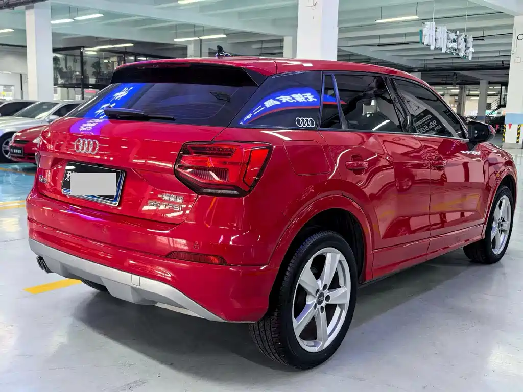 Audi Q2L 2020 — фото 3